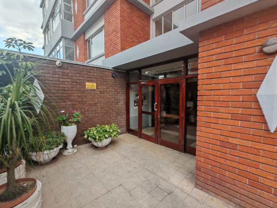 To Let 1 Bedroom Property for Rent in Humewood Eastern Cape